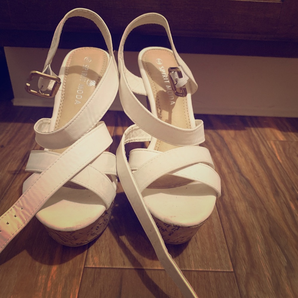 White wedges